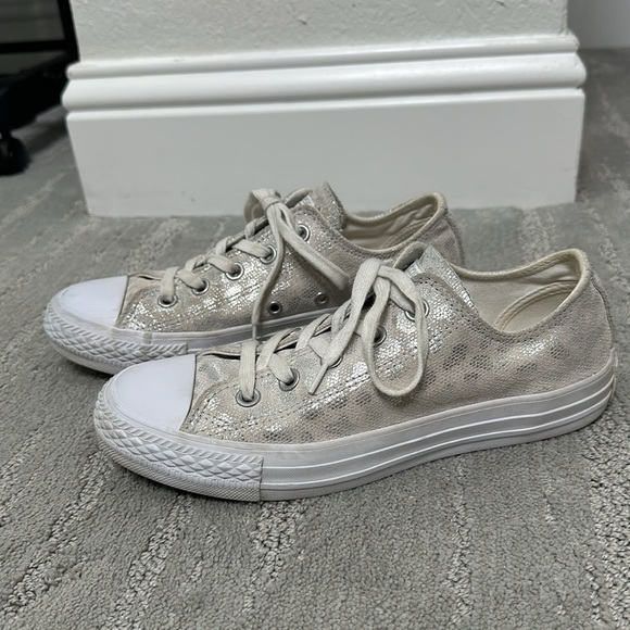 Converse Chuck Taylor All-Star Women’s shoe silver cheetah Converse Sneakers - Picture 3 of 11